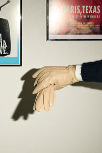 DRESS-GLOVES - Post Production