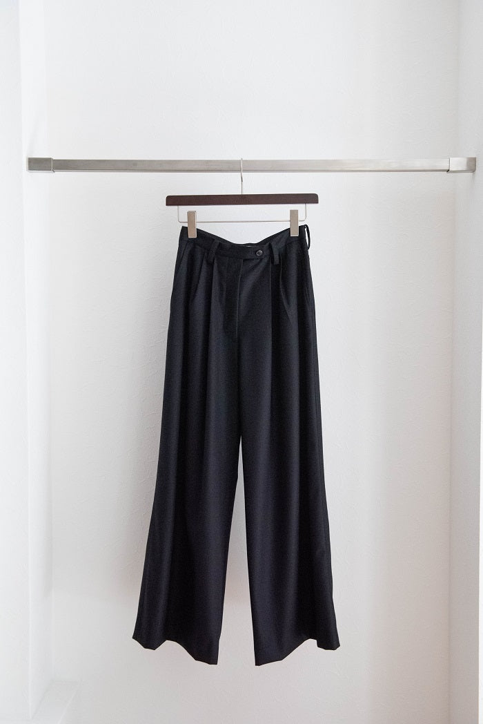 SATORU SASAKI / TWO-TUCKED WIDE PANTS – Auba Jaconelli